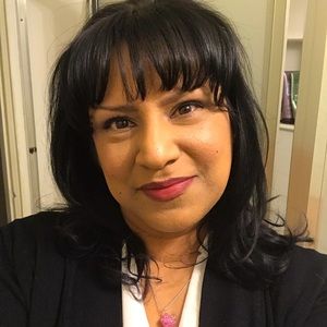 Meet your Posher, Lorisa